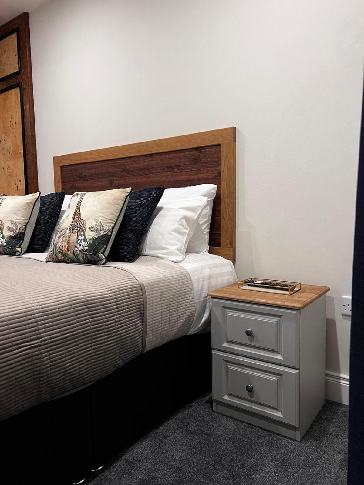 53 Luxury Rooms Maynooth Eksteriør billede